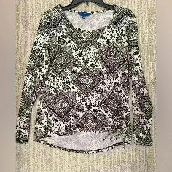 APT.9 SMALL PAISLEY LONG SLEEVE (very soft material!!) - Picture 1 of 5